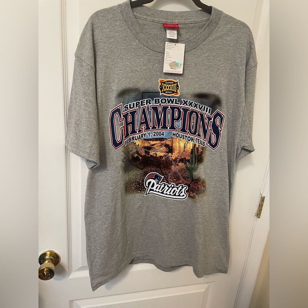 NFL Super Bowl XXXVIII Champions Patriots T-Shirt Sz L NWT Grey